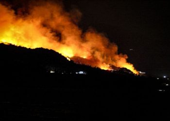 H ΦΩΤΙΑ ΣΤΗΝ ΣΑΜΟ …και οι ανεμογεννήτριες