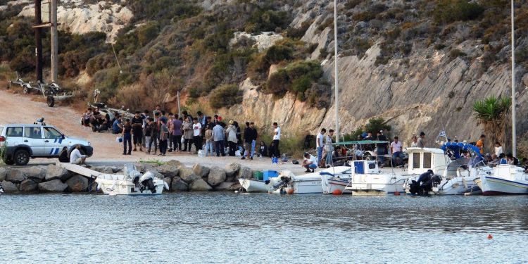 ΕΚΤΑΚΤΟ : 2 ιστιοφόρα (με 100 και 97 Αφγανούς αντίστοιχα) μέσα σε 12 ώρες στα Κύθηρα