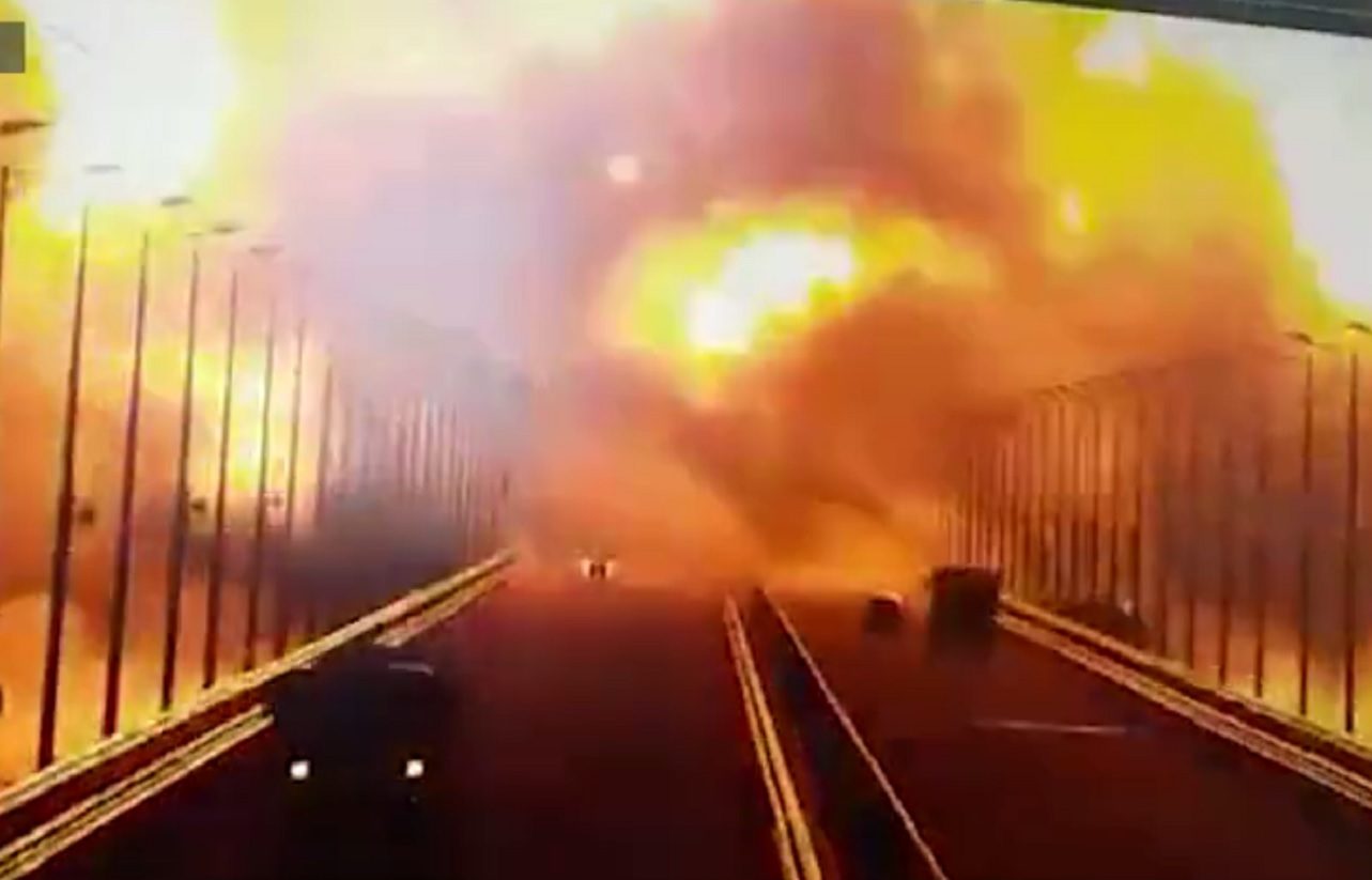 Γέφυρα του Κερτς: Βίντεο ντοκουμέντο από τη στιγμή της έκρηξης