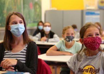 Έρευνα: Η χρήση μάσκας σε παιδιά δεν συνδέεται με μείωση των κρουσμάτων και μετάδοσης της COVID-19