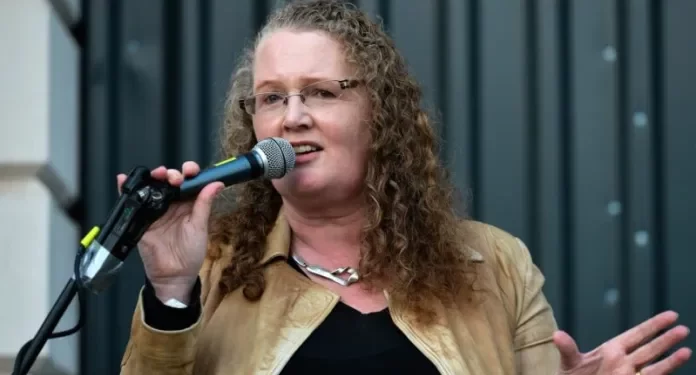 dolores-cahill-quack-e1621747026165