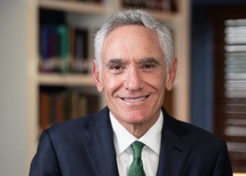 dr-scott-atlas-bao-qiu-870x522-1