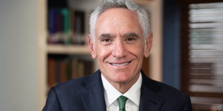 dr-scott-atlas-bao-qiu-870x522-1