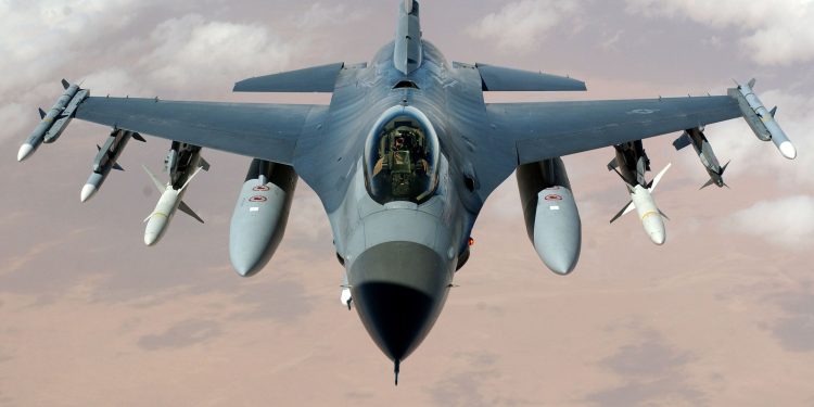 f16