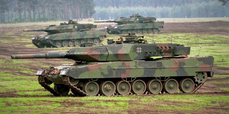 kampfpanzer-leopard-2-a5-bei-einer-lehr-und-gefechtsvorfuhrung